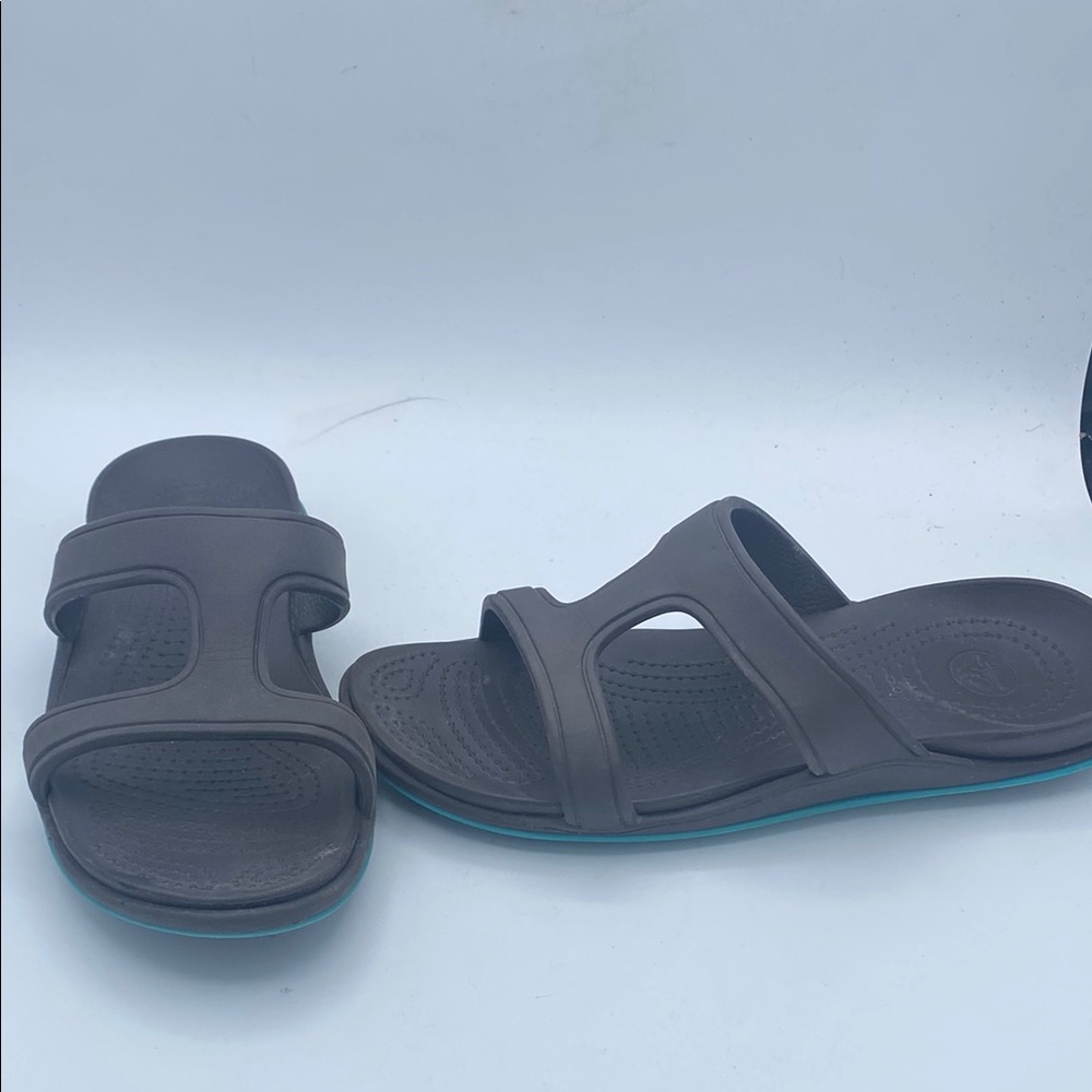 Women’s CROCS flat H strap slide sandals sz 7